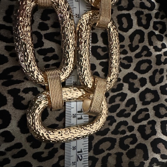 Gold Fashion Necklace w/Earrings - Picture 6 of 7